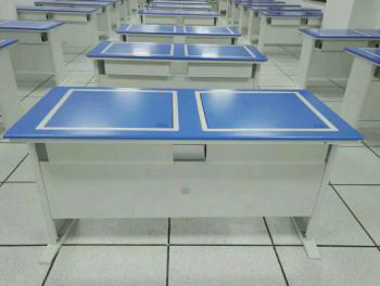 翻轉(zhuǎn)學(xué)生電腦桌（鋼木結(jié)合）