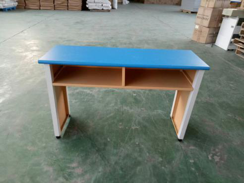 錄播學(xué)生桌